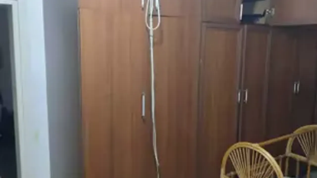 Şüpheli ölüm: 2 çocuk annesi evinde asılı halde bulundu